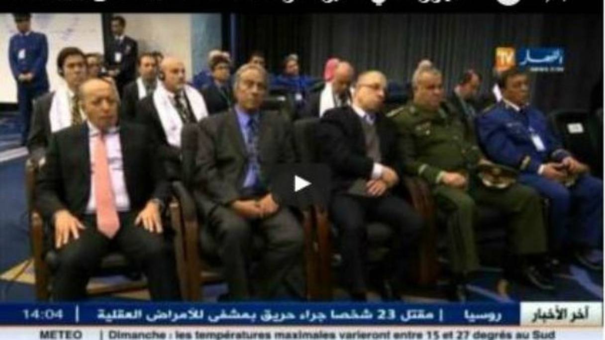 La cravate "rose" du nouveau patron du DRS (premier à gauche), surnommé le "Bombardier", n'a pas laissé indifférent en Algérie.
