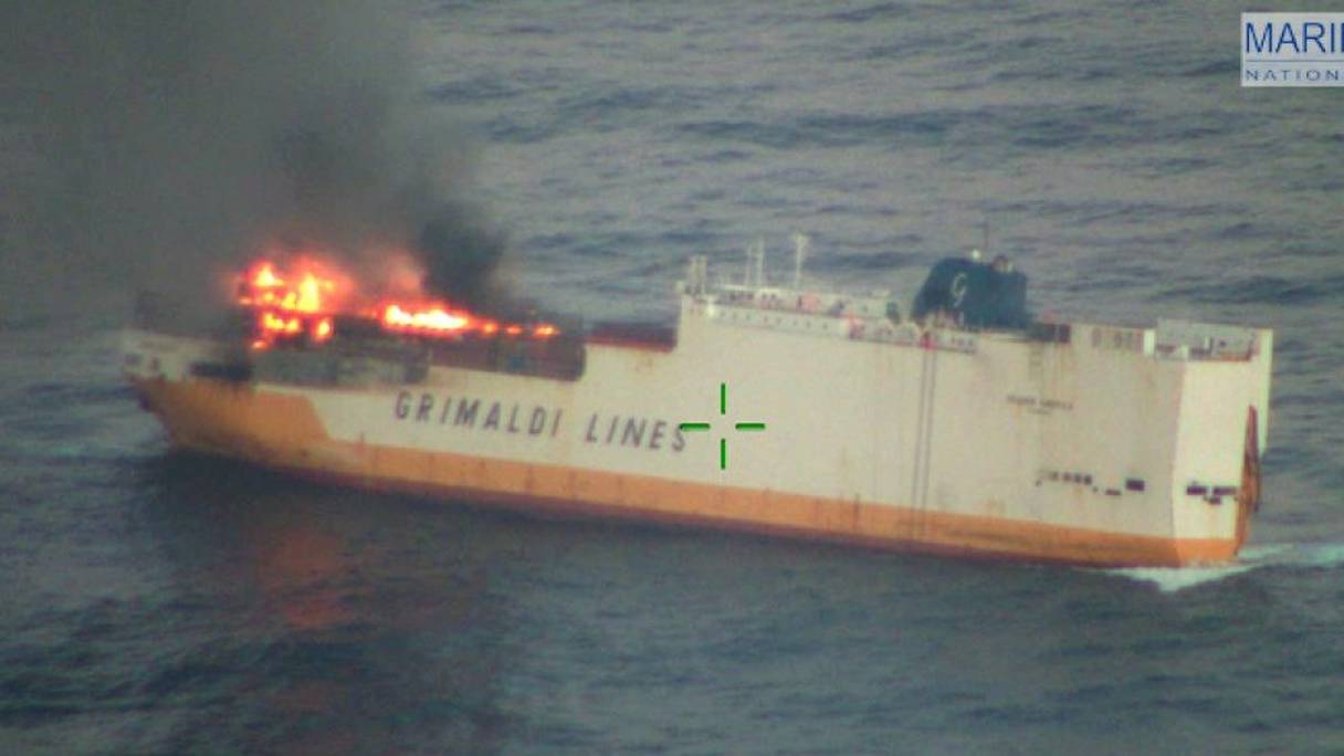 Incendie sur le navire italien "Grande America"
