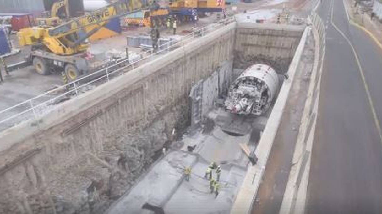 Image de l'installation du tunnelier.
