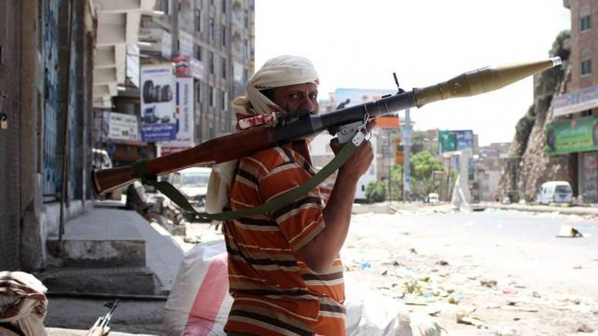 Les rebelles chiites Houthis liés à l'Iran poursuivaient vendredi leur offensive dans le sud.
