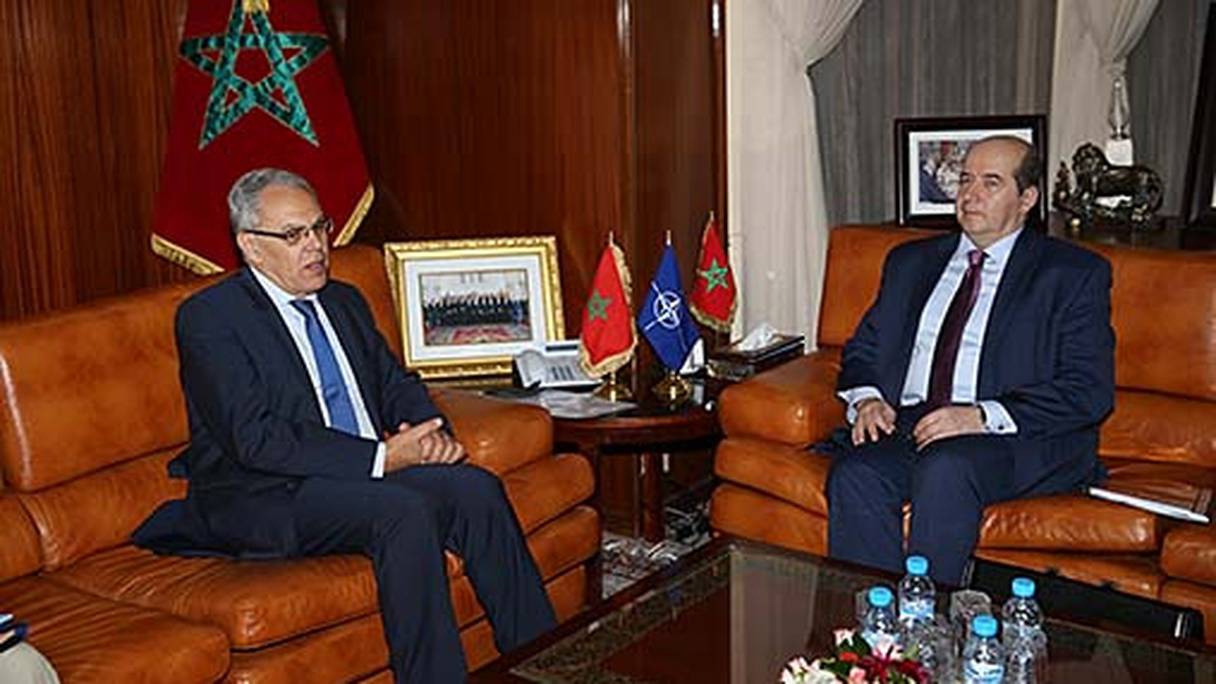 Abdeltif Loudyi, ministre délégué chargé de l’Administration de la Défense nationale et Sorin Ducaru, Secrétaire général adjoint de l’OTAN.
