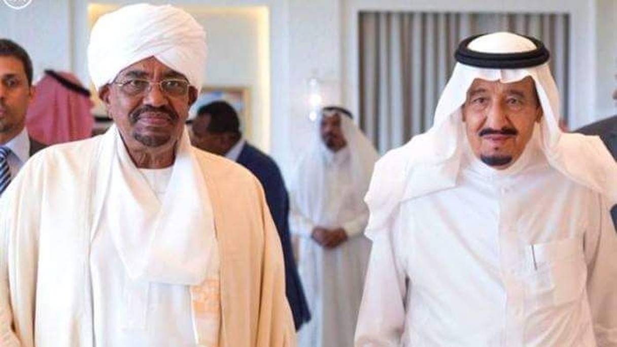 Le roi Salmane d'Arabie saoudite et le président soudanais Omar el-Béchir lors d'une précédente rencontre à Tanger.
