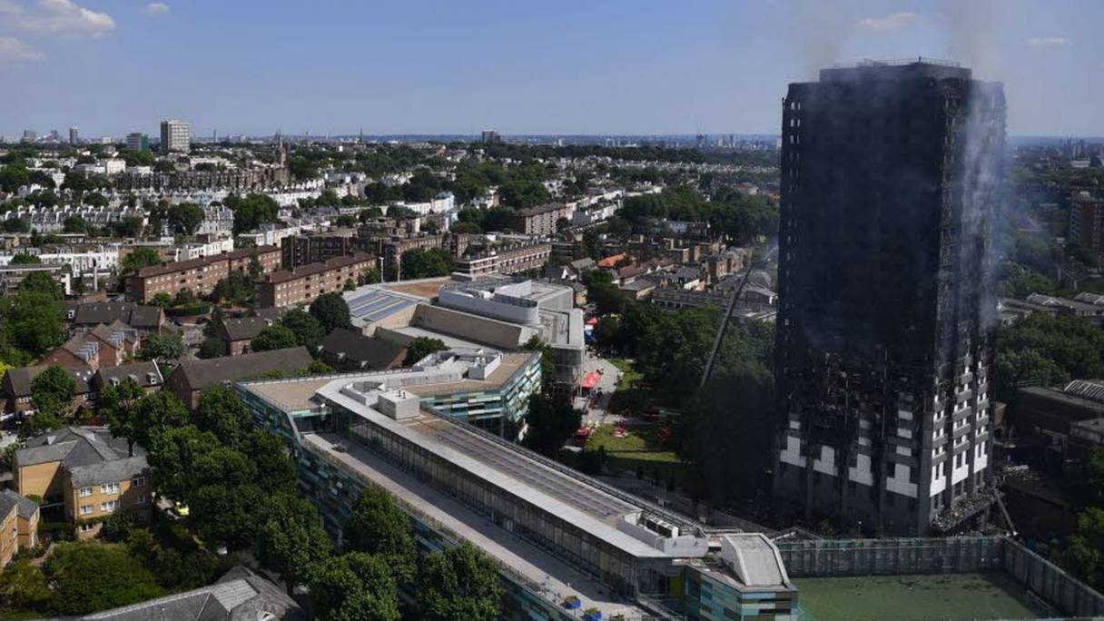 L'incendie de la tour Grenfell à Londres a tué 71 personnes la nuit du 13 au 14 juin 2017.
