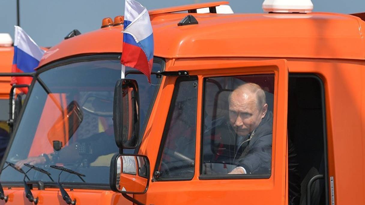 Le président russe Vladimir Poutine a inauguré mardi 15 mai 2018 le nouveau pont reliant la Crimée à la Russie.
