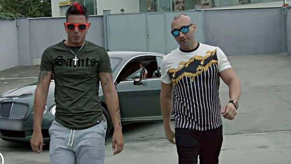 A Gauche, le célèbre trafiquant de haschich Francisco Tejon dans un clip vidéo d'une chanson.
