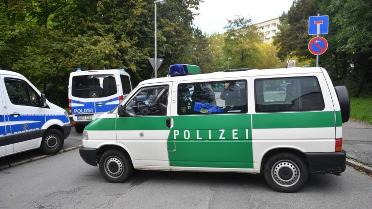 Les policiers avaient découvert des explosifs dans un appartement du quartier de Chemnitz qui servait de planque pour le terroriste, le 9 octobre 2016.
