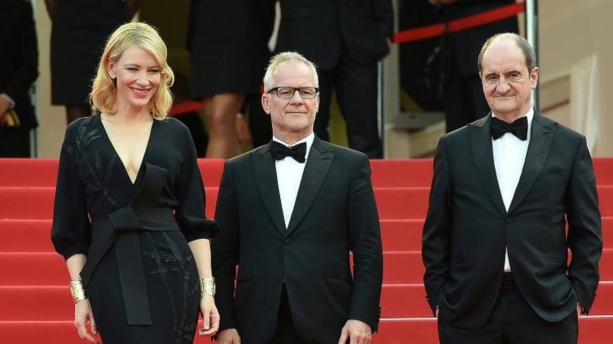 Cate Blanchett aux côtés de Thierry Frémaux et de Pierre Lescure au Festival de Cannes, le 19 mai 2015.
