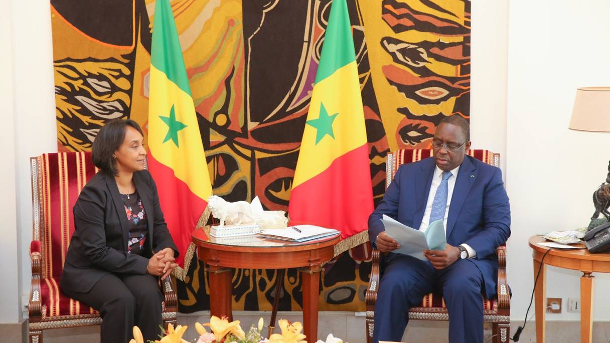 Mounia Boucette, secrétaire d'Etat aux AE et Macky Sall, président du Sénégal.
