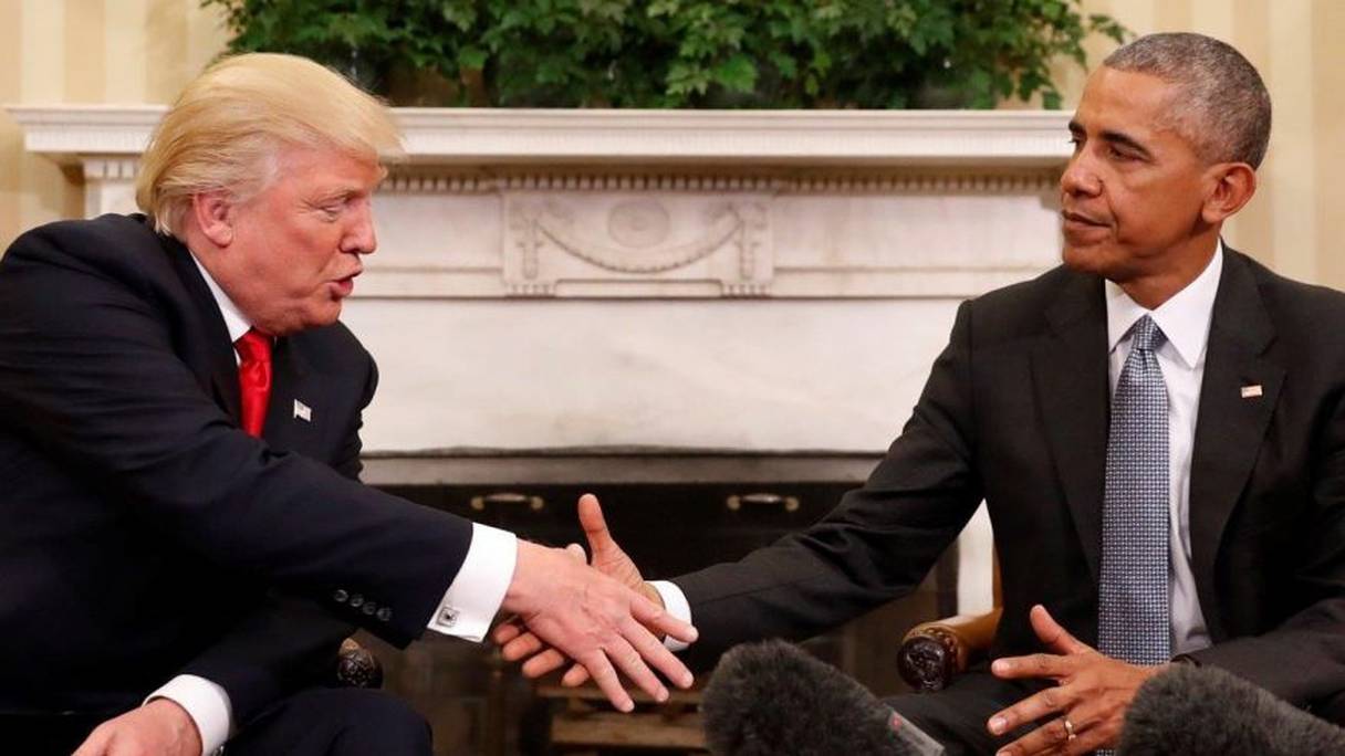 Le président sortant Barack Obama passe le témoin à son successeur Donald Trump.

