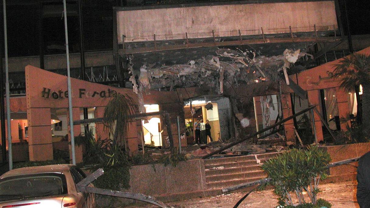 Vendredi 16 mai 2003, vers 22 h, une première déflagration retentit. L'horreur du terrorisme religieux a frappé le Maroc.
