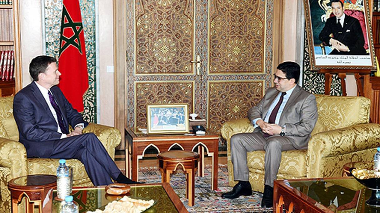 Le ministre des Affaires étrangères et de la coopération internationale, Nasser Bourita, et le représentant spécial du secrétaire général de l’ONU pour le Sahara et chef de la MINURSO, Colin Stewart, vendredi 12 janvier 2018 à Rabat.

