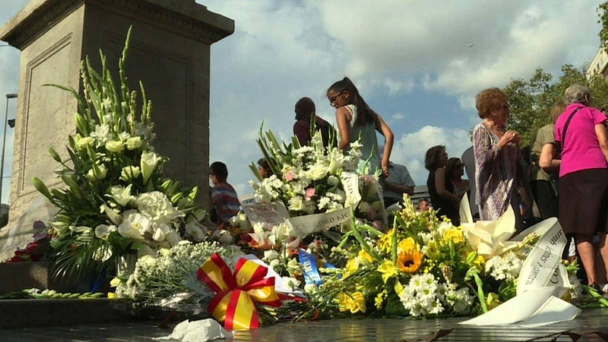 Attentats de Catalogne: hommage aux victimes sur les Ramblas.
