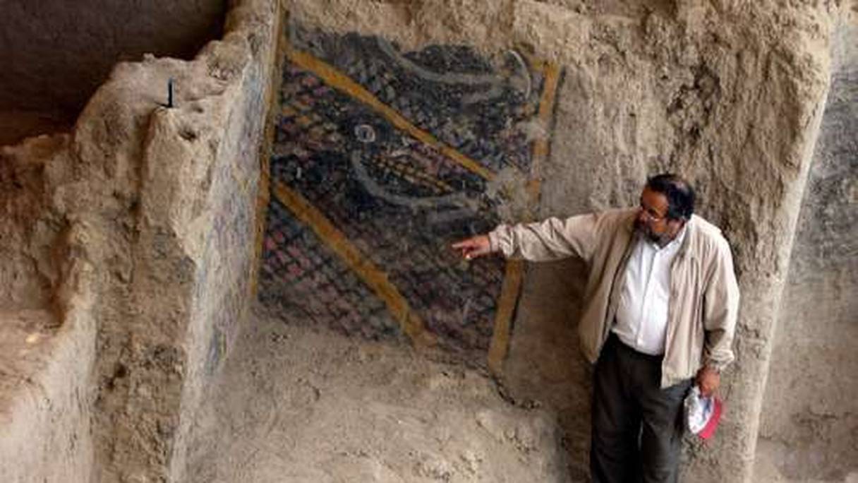 Lors de la découverte du site archéologique de Ventarrón par Walter Alva, en 2007.
