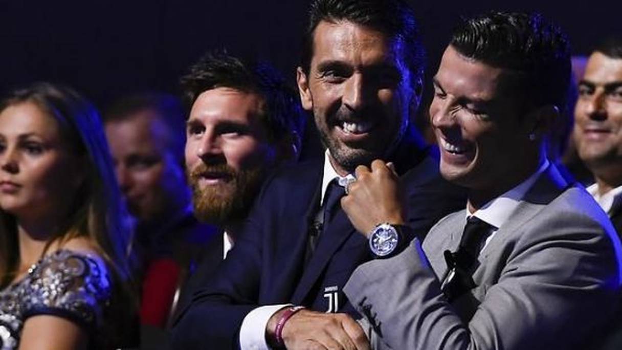 Gianluigi Buffon, entre Lionel Messi et Cristiano Ronaldo.
