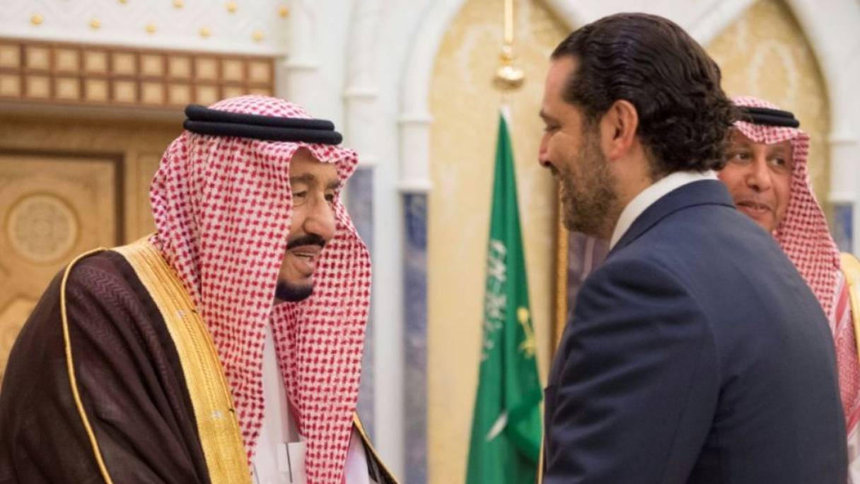 Le roi Salmane d'Arabie saoudite reçoit le Premier ministre libanais démissionnaire Saâd Hariri.
