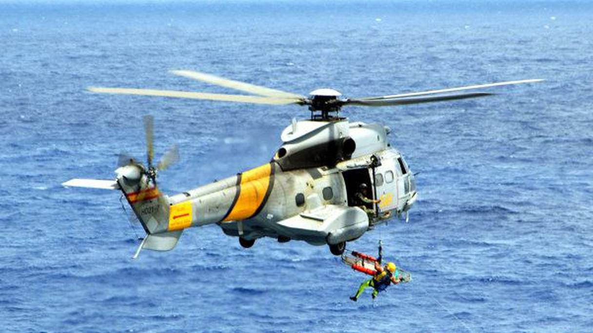 Les recherches se poursuivent au large des Canaries pour retrouver l'équipage du Super Puma espagnol.
