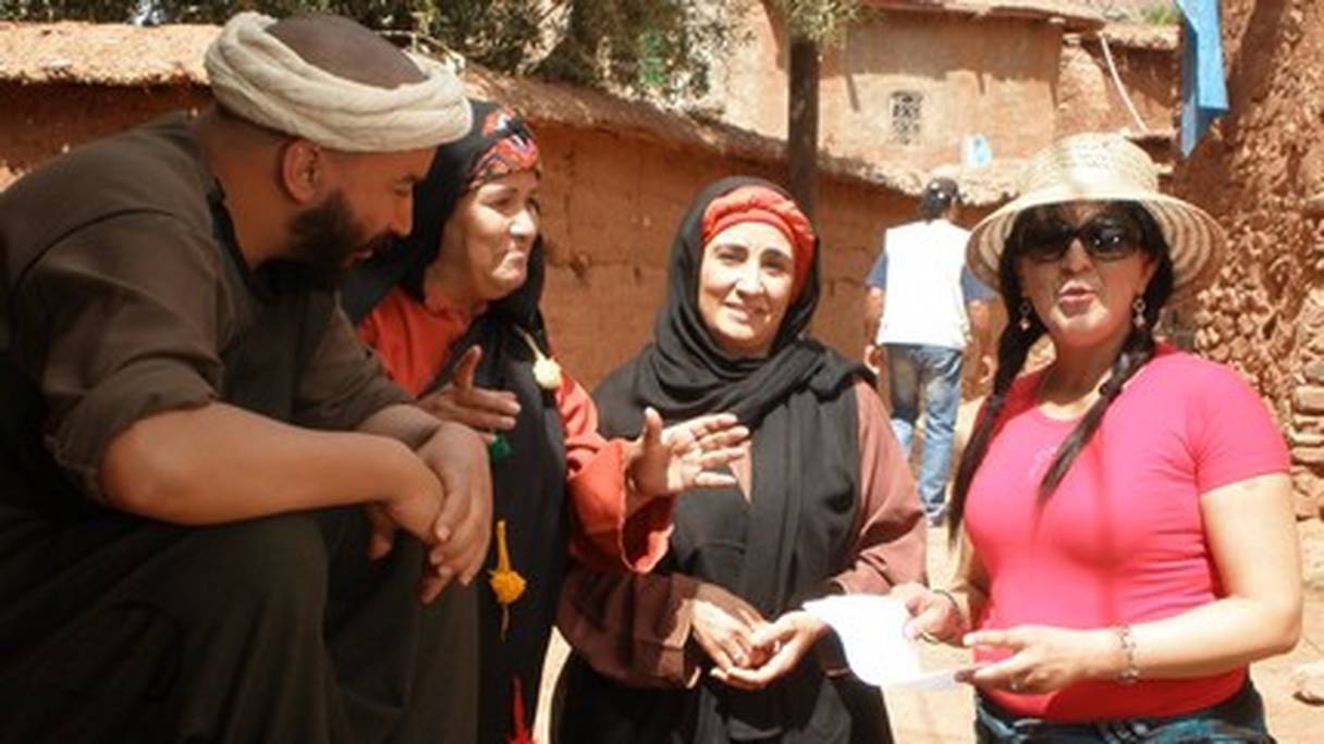 Fatima Boubekdi (à droite) est la créatrice de la célébre série "Hdidane"
