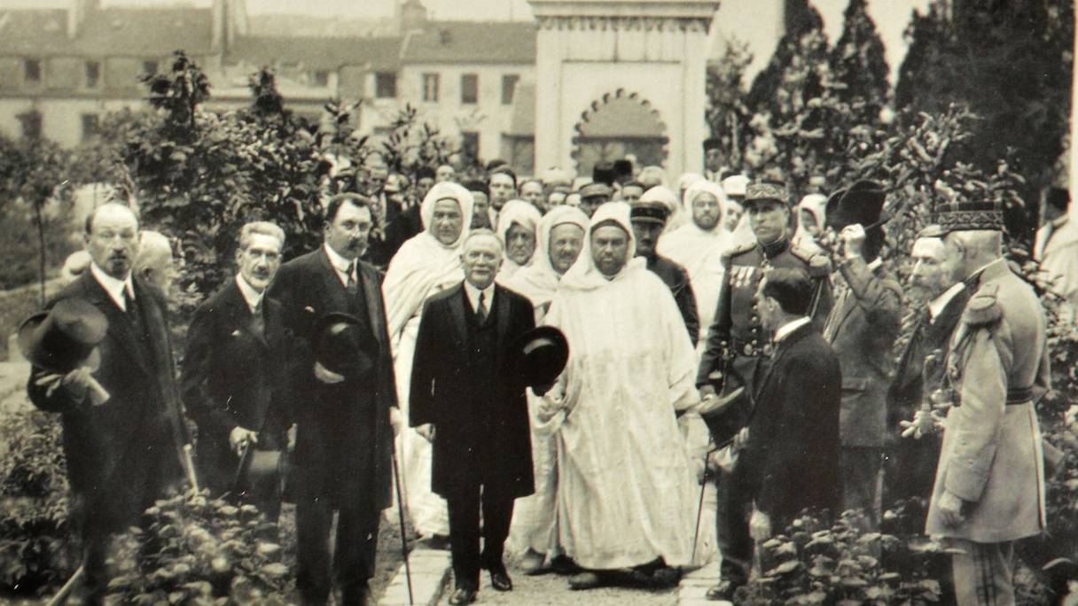 Le Sultan Moulay Youssef lors de l'inauguration officielle de la GMP en juillet 1926.
