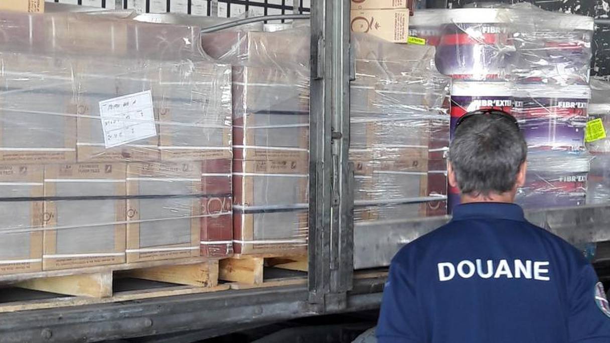 Les brigades des douanes d’Hendaye, de Millau et de Narbonne ont réalisé 4 saisies de près de 1,3 tonne de cannabis entre le 23 et le 24 mai.
