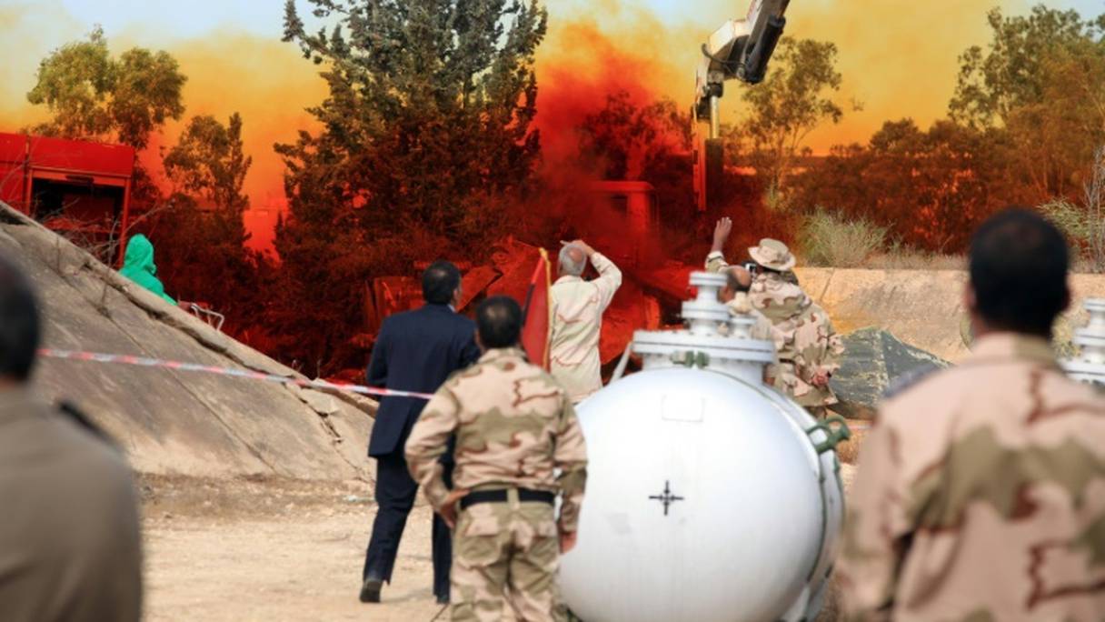 Des armes chimiques détruites le 11 novembre 2012 à Tripoli sous la surveillance d'experts de l'ONU.
