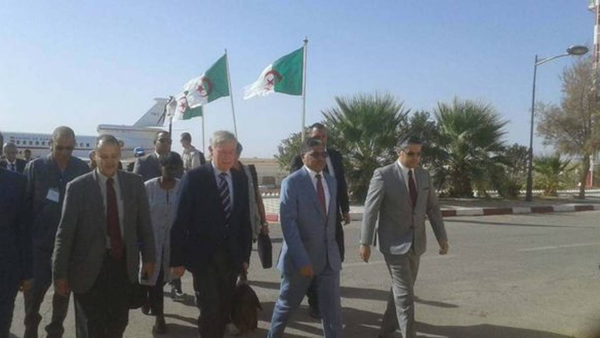 Arrivée de Horst Köhler ce mercredi 18 octobre à l'aéroport de la wilaya algérienne de Tindouf.
