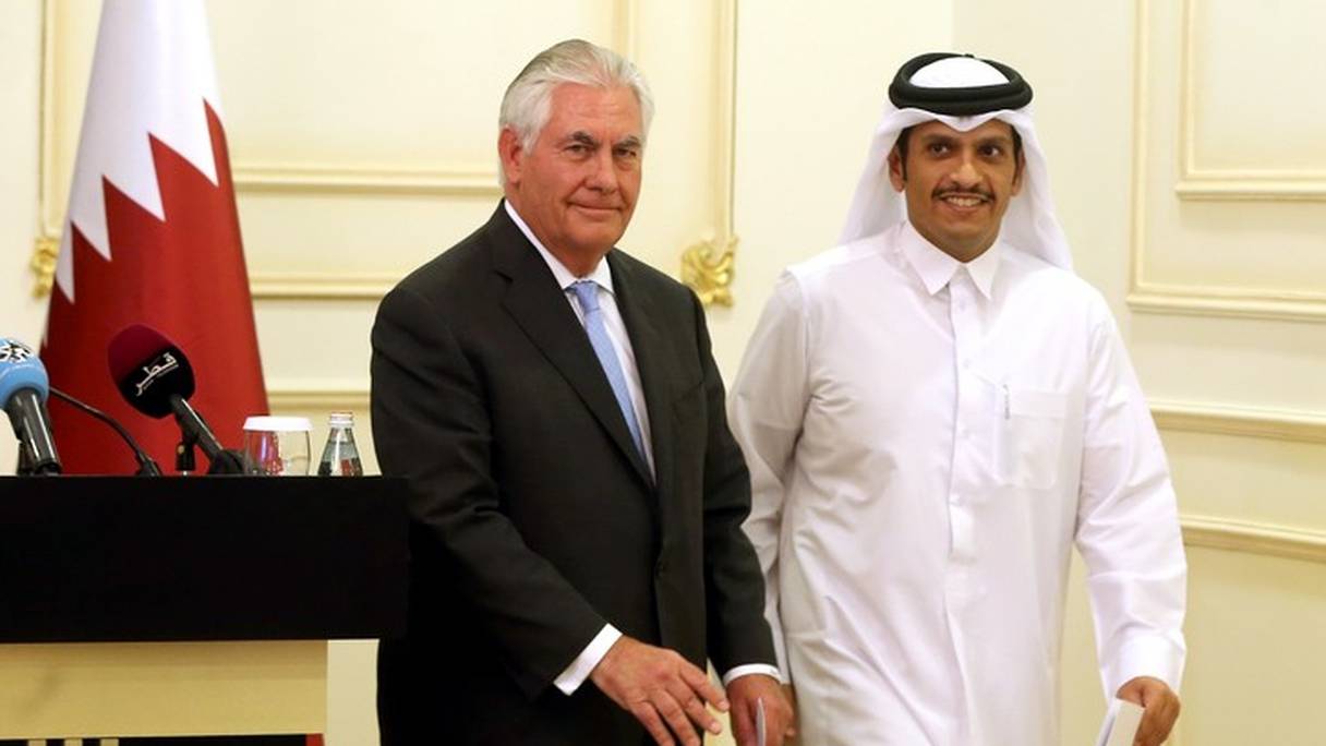 Le secrétaire d’État américain Rex Tillerson et le ministre des Affaires étrangères du Qatar, cheikh Mohammed ben Abderrahmane Al-Thani, le 11 juillet 2017 à Doha.
