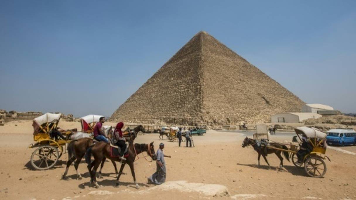 La pyramide de Khéops. 

