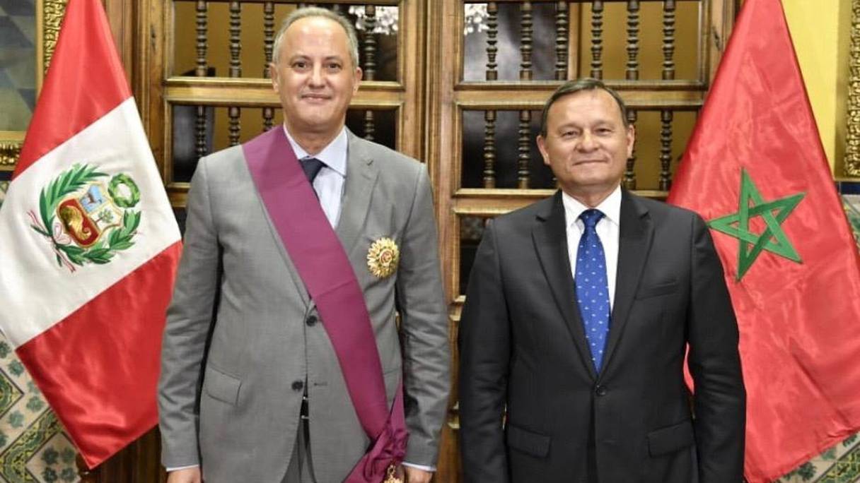 L’ambassadeur du Maroc au Pérou, Youssef Balla, a été décoré des insignes de la Grand-Croix de l’Ordre du Soleil du Pérou, qui lui ont été décernés par le président Martin Vizcarra.
