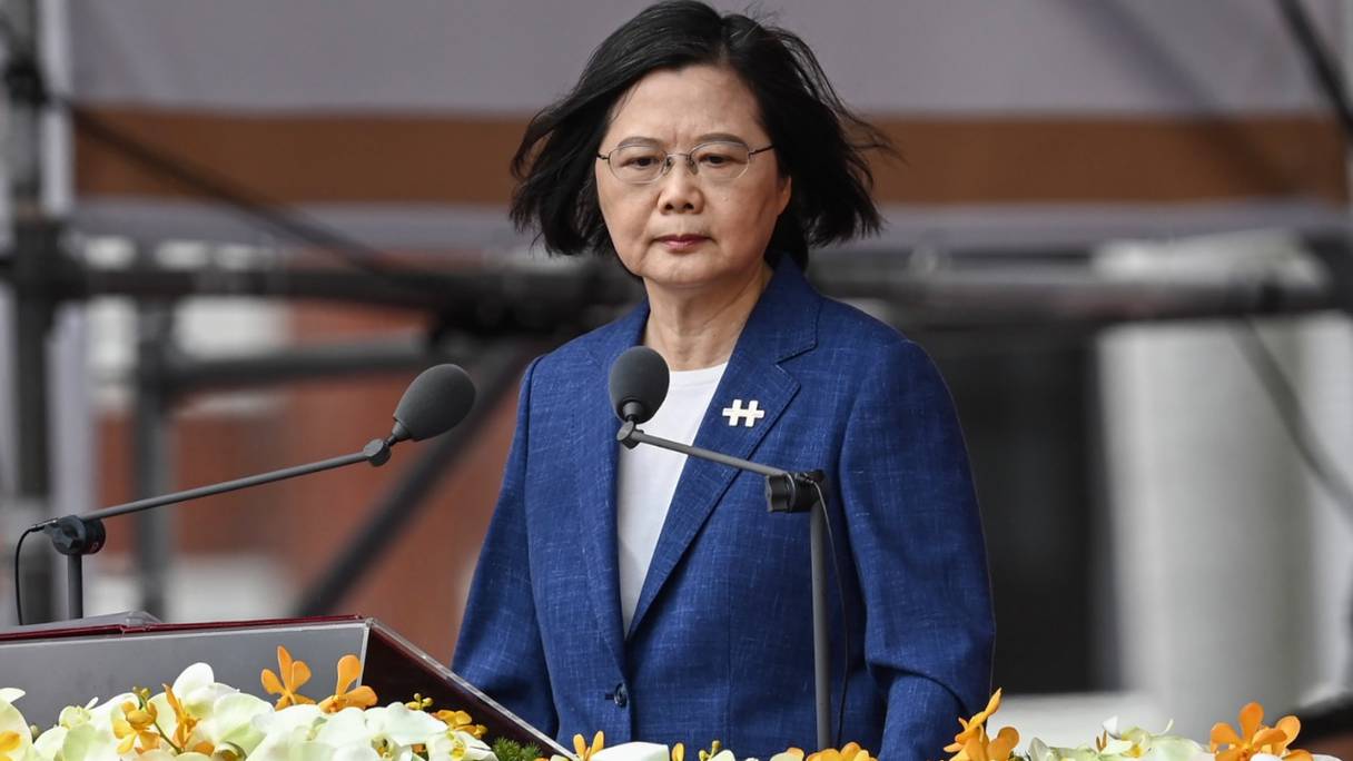La présidente taïwanaise Tsai Ing-wen prend la parole lors des célébrations de la fête nationale devant le palais présidentiel à Taipei, le 9 octobre 2021.
