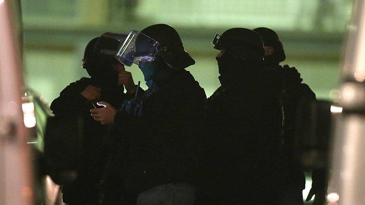 Les tireurs d'élite du RAID lors d’une opération de police à Reims.
