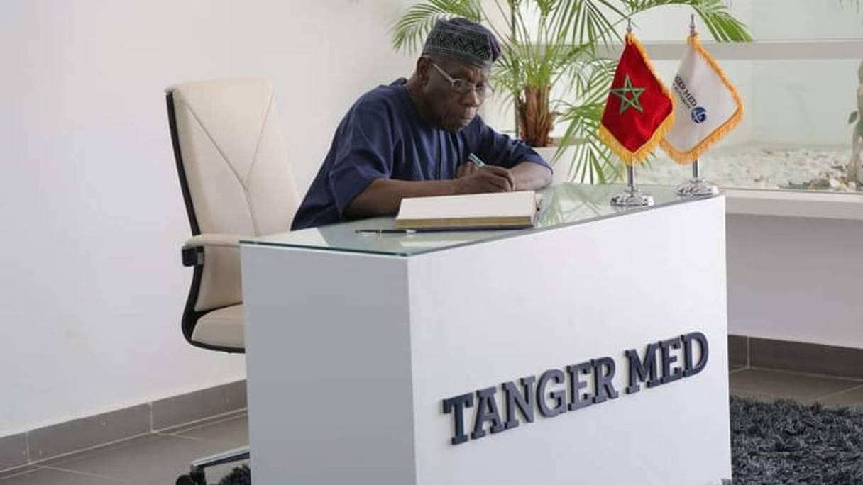 L'ancien président du Nigeria, Olusegun Obasanjo, au port Tanger Med.
