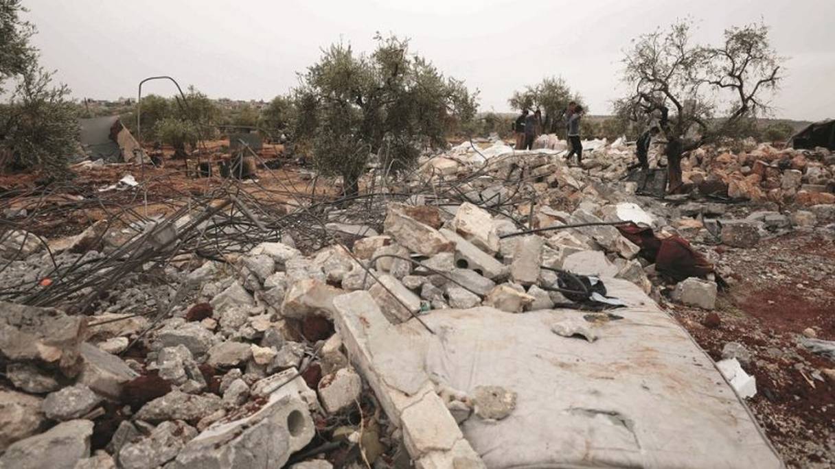 Les décombres suite au raid contre Baghdadi en Syrie.
