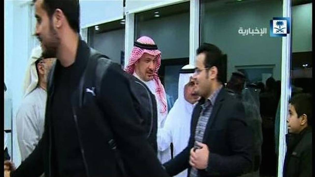Images diffusées par la télévision saoudienne montrant des membres de l'ambassade d'Arabie saoudite à Téhéran de retour dans leur pays, le 4 janvier 2016.
