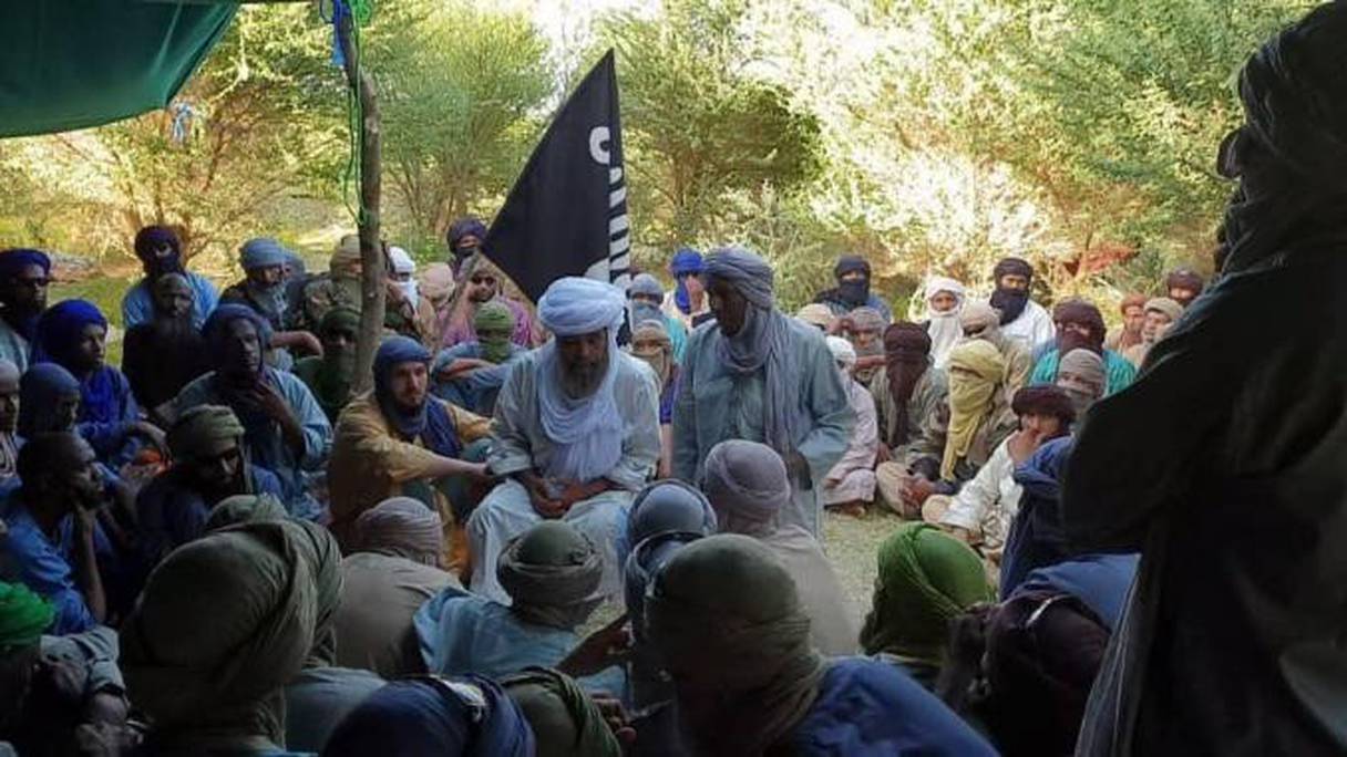 Iyad Ag Ghali en compagnie des jihadistes libérés par les autorités maliennes. 
