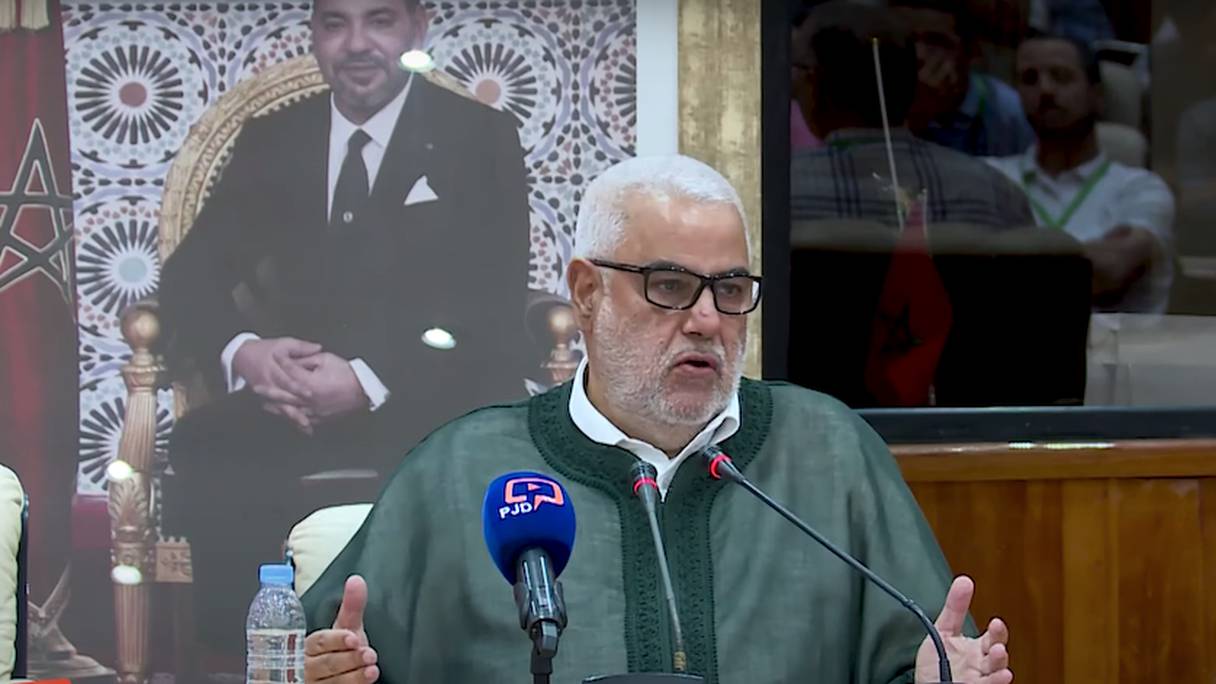 Abdelilah Benkirane prononce un discours à l'inauguration du Congrès régional du PJD, le 29 mai 2022 à Marrakech.
