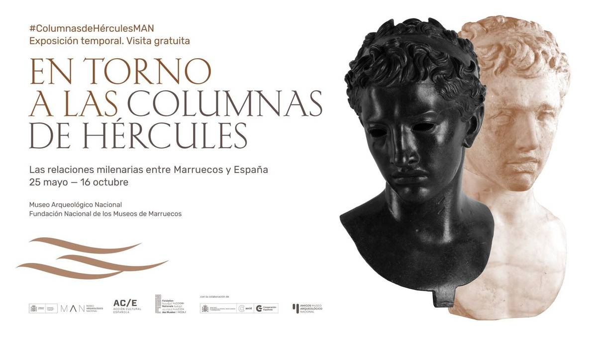 Affiche de l'exposition «Autour des colonnes d'Hercule». Le buste noir de Juba II découvert à Volubilis au Maroc, est conservé au musée de l’Histoire et des Civilisations, à Rabat. Le buste blanc de Juba II est conservé au musée Ny Carlsberg Glyptotek de Copenhague.
