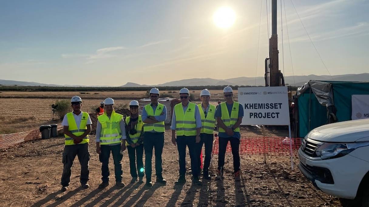 Des membres d'Emmerson PLC en visite de terrain, sur le site de la mine de potasse de Khémisset, à la mi-septembre 2021. 
