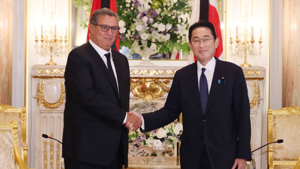 La Chef du gouvernement Aziz Akhannouch et le Premier ministre japonais, Fumio Kishida.
