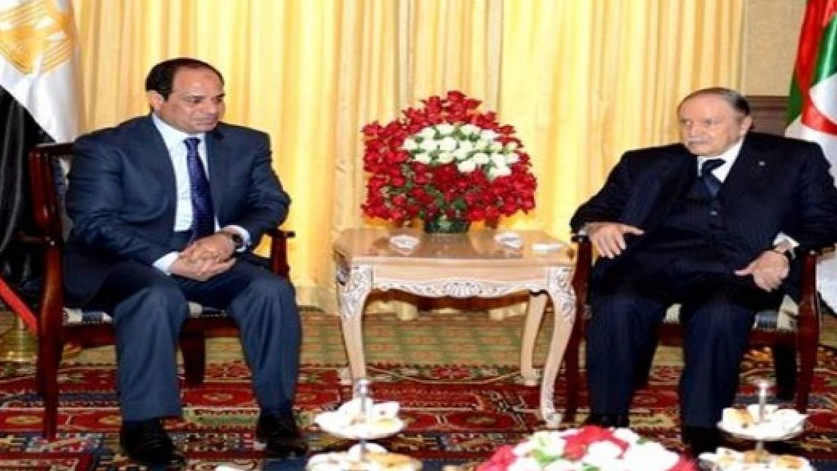 Le président égyptien Abdelfettah el-Sissi avait donné à l'Algérie la primeur de sa première visite à l'étranger, après son élection en mai 2014.
