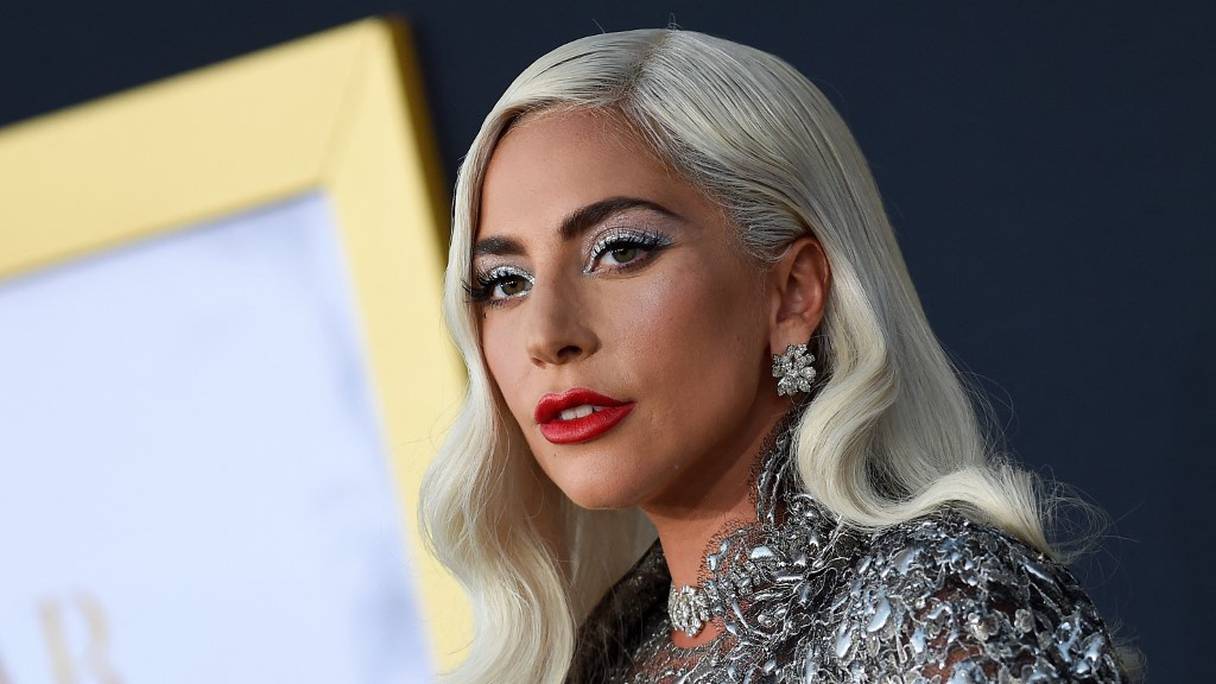 La chanteuse et actrice Lady Gaga assiste à la première de "A star is born" au Shrine Auditorium à Los Angeles, le 24 septembre 2018.
