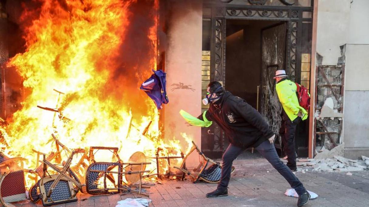 Matignon a reconnu des "dysfonctionnements" du dispositif de sécurité face à une flambée de violence qui renvoie à un niveau de tension connu en décembre.
