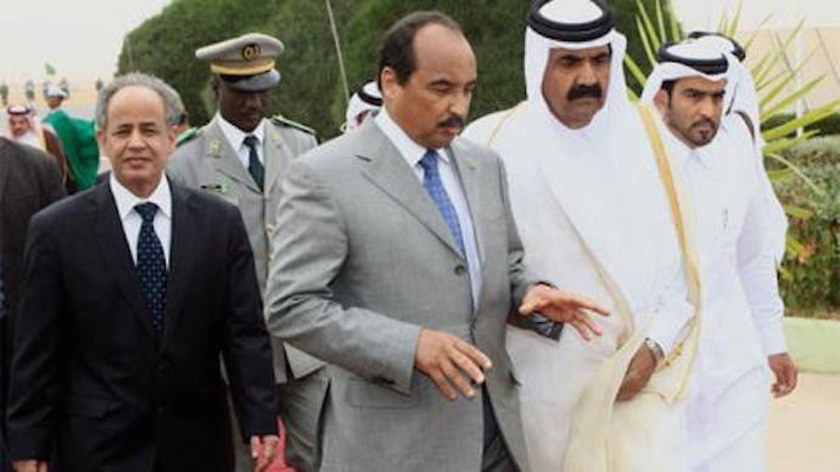 L'ex-président mauritanien Mohamed ould Abdel Aziz et l’ancien émir du Qatar Hamed Ben Khalifa Al Thani.
