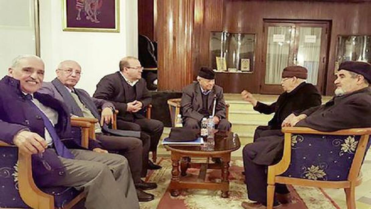 Le dossier saharien s'est bel et bien "invité" à la table des discussions entre Bensaïd Aït Idder et les dirigeants algériens.
