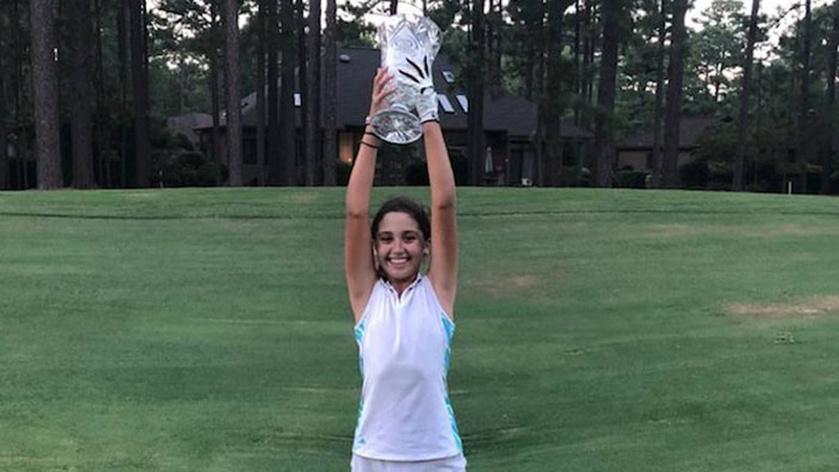 La jeune golfeuse Sofia Chérif Essakali vient de remporter le World Championship 2020 pour la catégorie des 11 ans et le Florida State Invitational.

