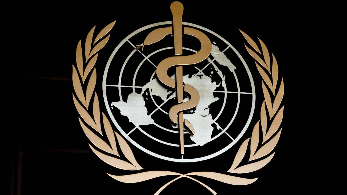 Logo de l'Organisation mondiale de la santé (OMS) à l'entrée du siège de l'organisme onusien, à Genève, en Suisse (photo d'archive prise le 24 février 2020).
