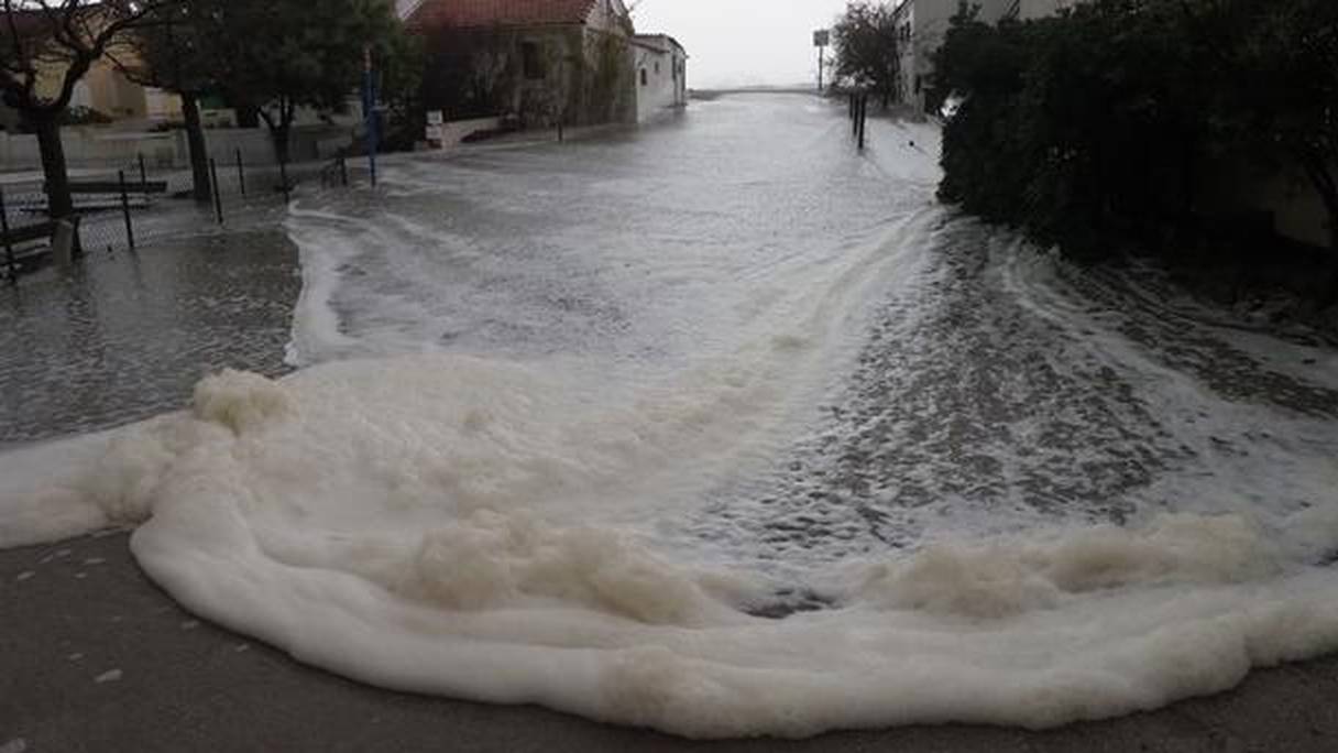 En provenance d'Espagne où elle a fait 7 morts selon un dernier bilan, la tempête Gloria est la cause d'inondations dans le sud de la France, comme ici, à Argelès-sur-Mer, le mardi 21 janvier 2020. 
