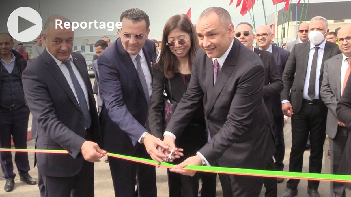 La cérémonie de lancement des travaux du projet d’extension de la zone industrielle de Bouznika a eu lieu en présence du ministre de l’Industrie et du Commerce, Ryad Mezzour, le 22 mars 2022.
