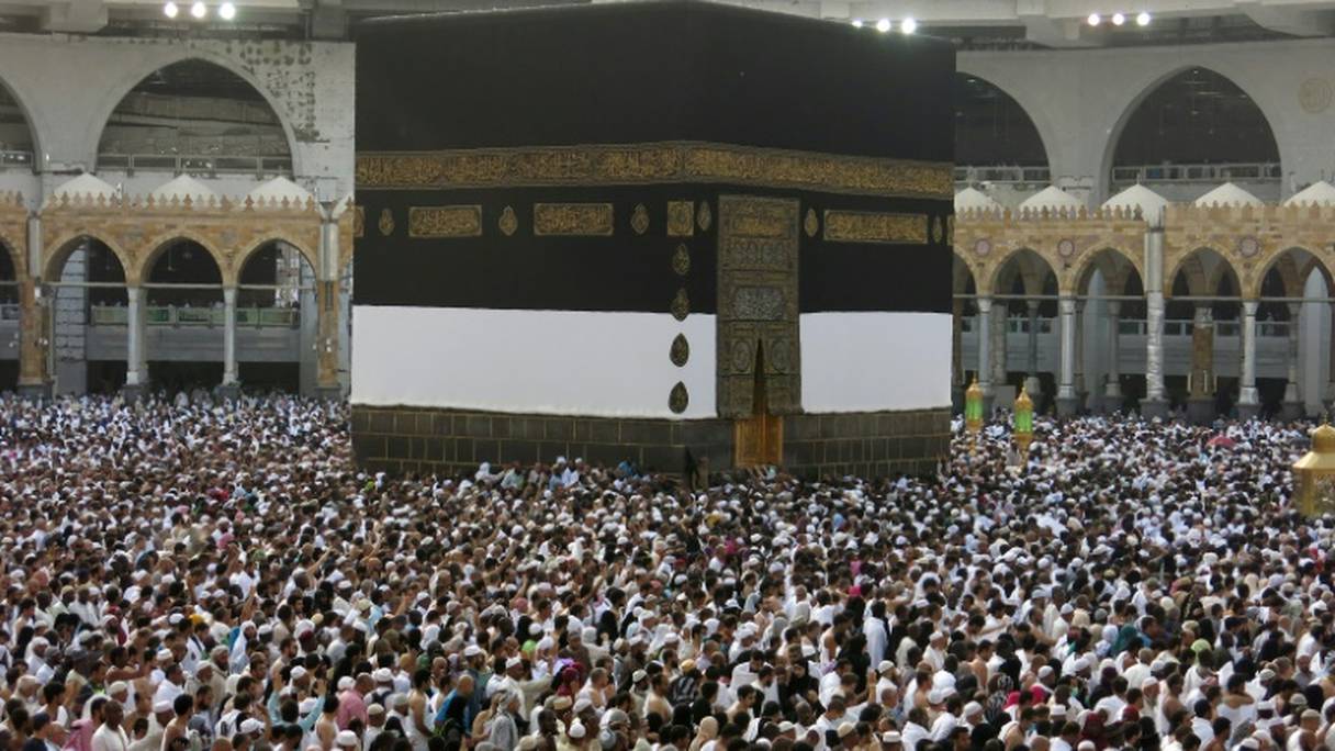 Des milliers de pèlerins rassemblés autour de la Kaaba, le 9 septembre 2016.
