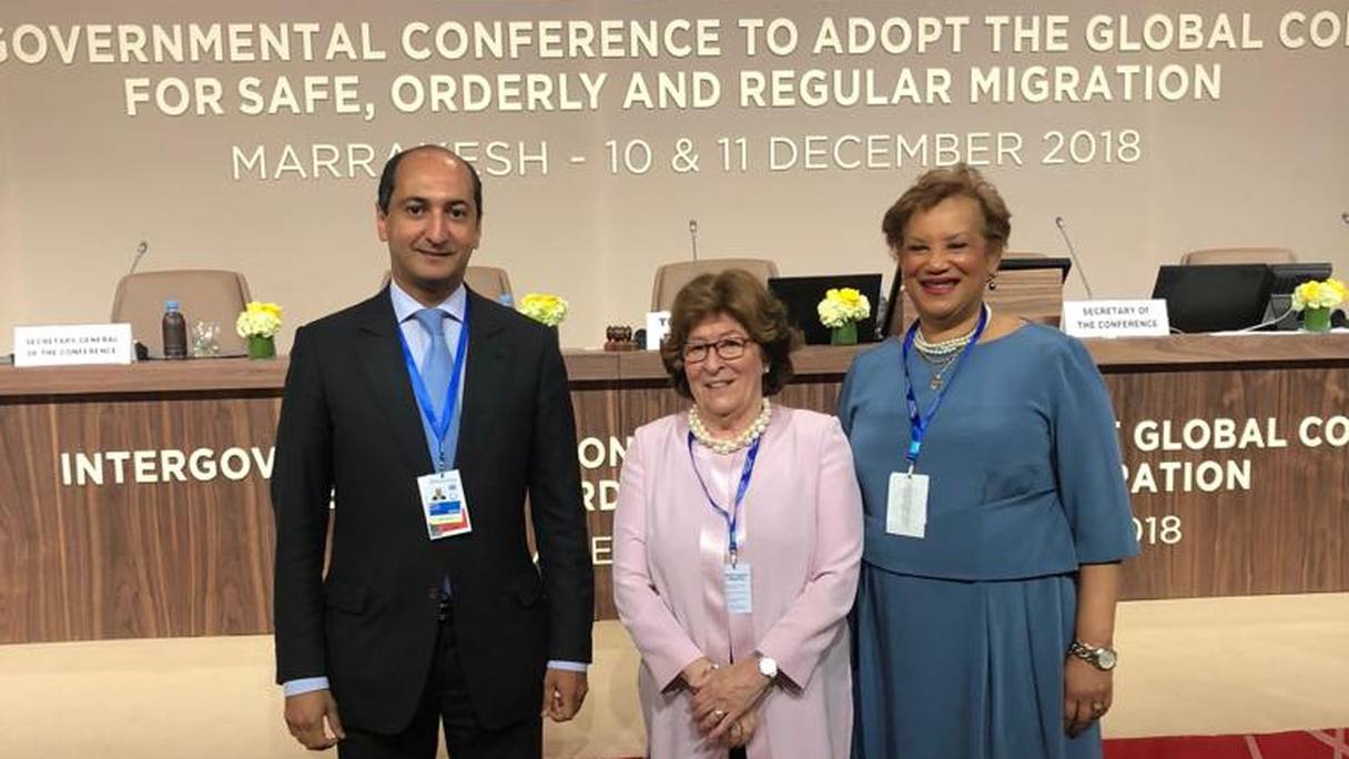 De g à d: Mohamed Methqal, ambassadeur DG de l’AMCI; Louise Arbour, représentante spéciale du SG de l'ONU pour les migrations; Catherine Pollard, SG adjointe chargée de la gestion des conférences à l’ONU.

