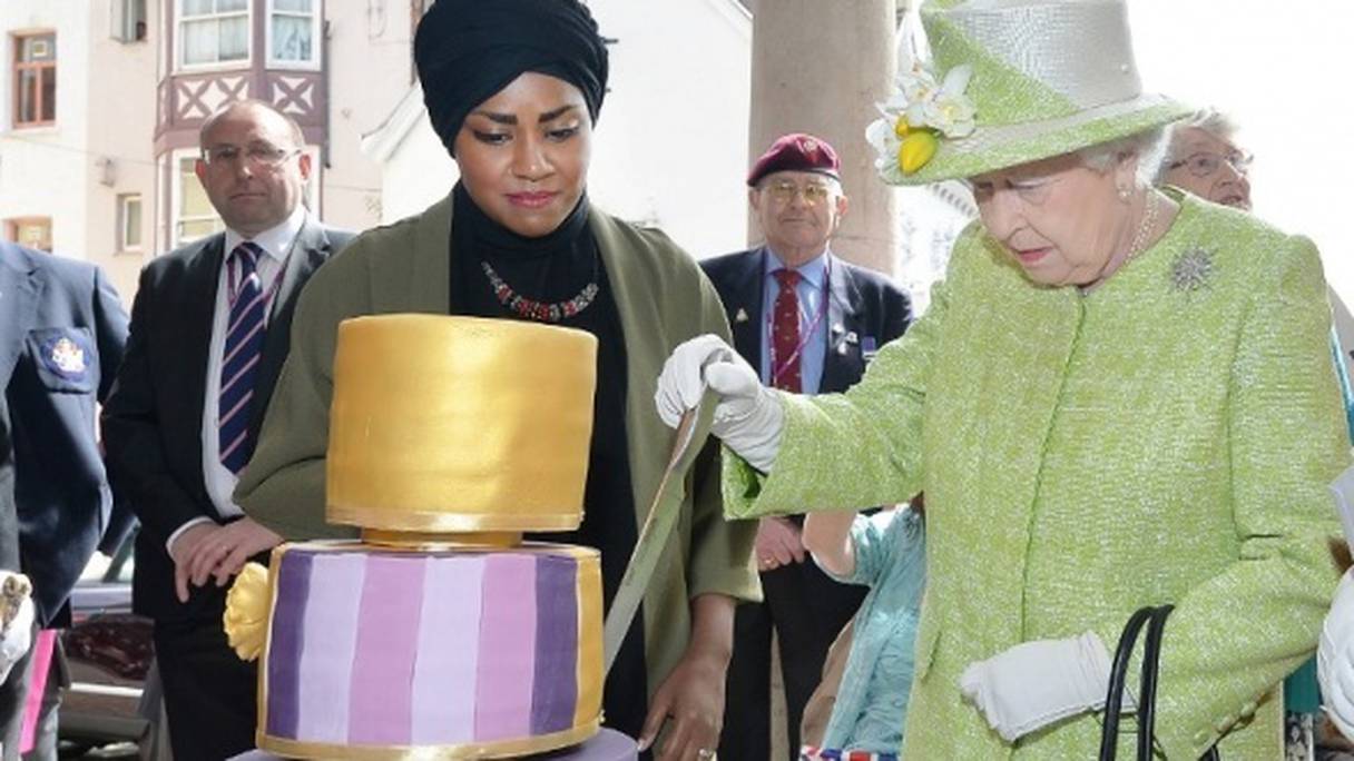 La reine Elizabeth II d'Angleterre a fêté ses 90 ans le 21 avril 2016, au château de Windsor, dans le Berkshire, sous le regard de la photographe américaine Annie Leibovitz. 
